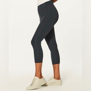 Lululemon Pushing Limits Crop (Nulu 21")
Melanite